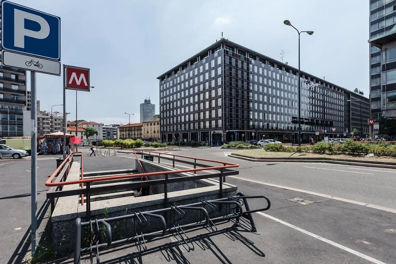 Stayeasy Sesia5 - 4 Bedrooms Penthouse, 2 Baths Milan 0*,  Italy