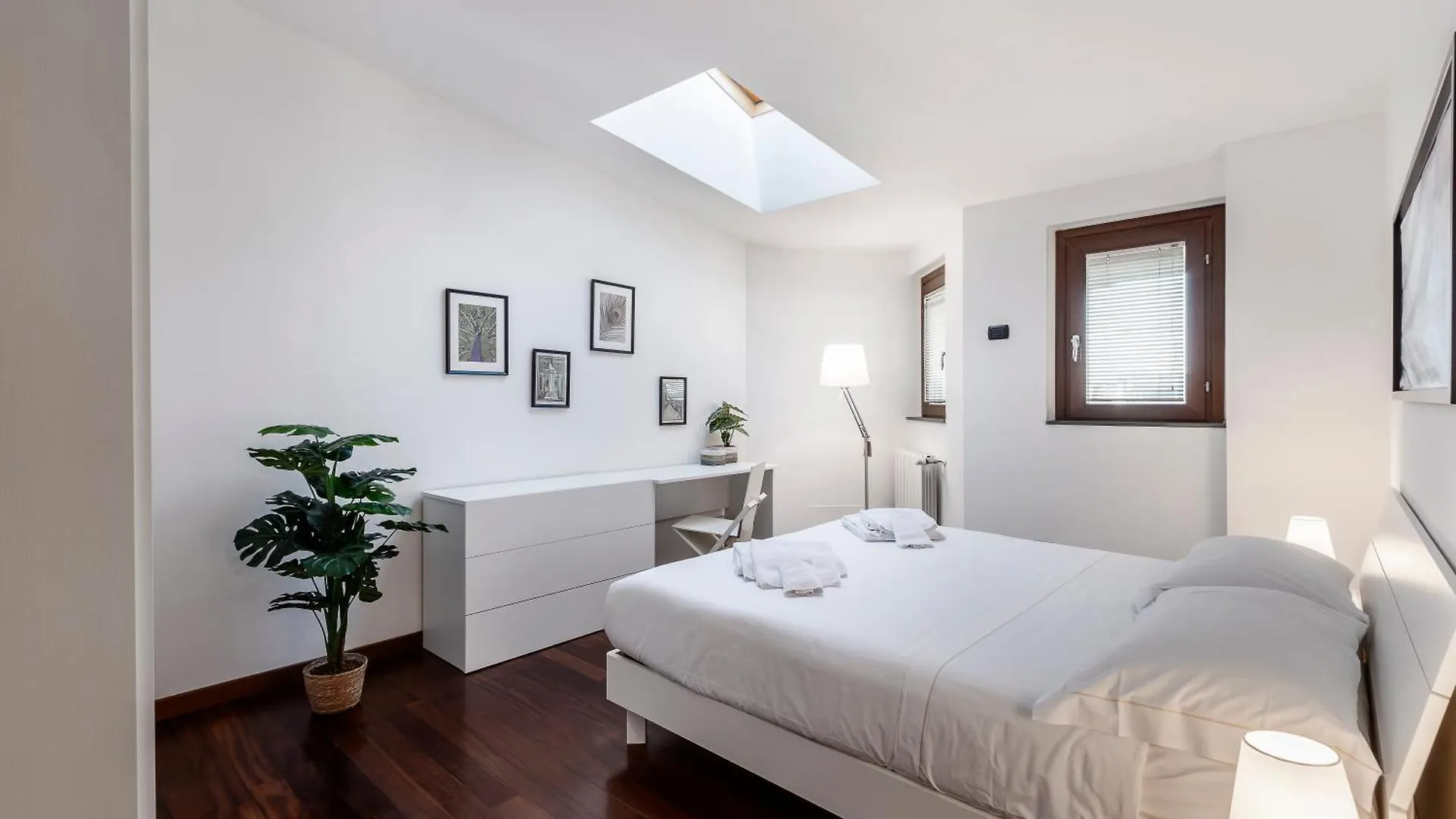 Stayeasy Sesia5 - 4 Bedrooms Penthouse, 2 Baths Milan Apartment