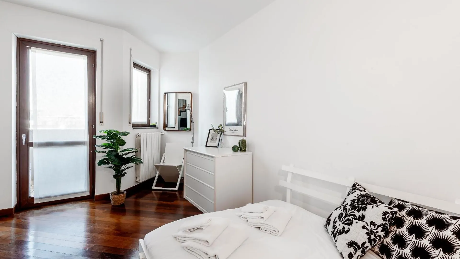 Apartment Stayeasy Sesia5 - 4 Bedrooms Penthouse, 2 Baths Milan
