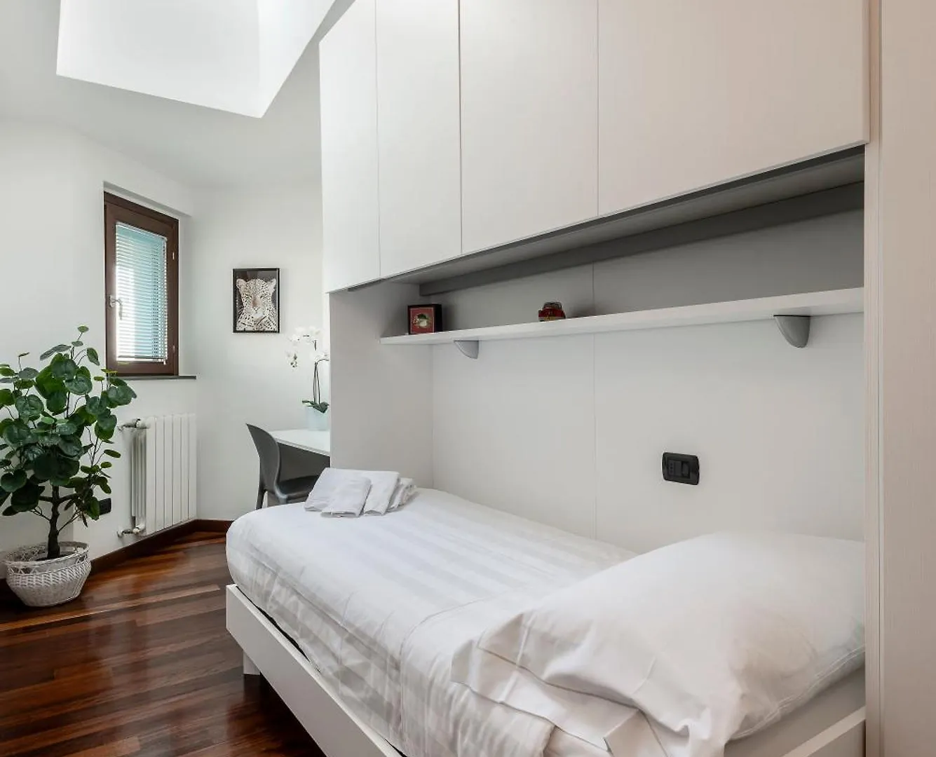 Stayeasy Sesia5 - 4 Bedrooms Penthouse, 2 Baths Milan Italy