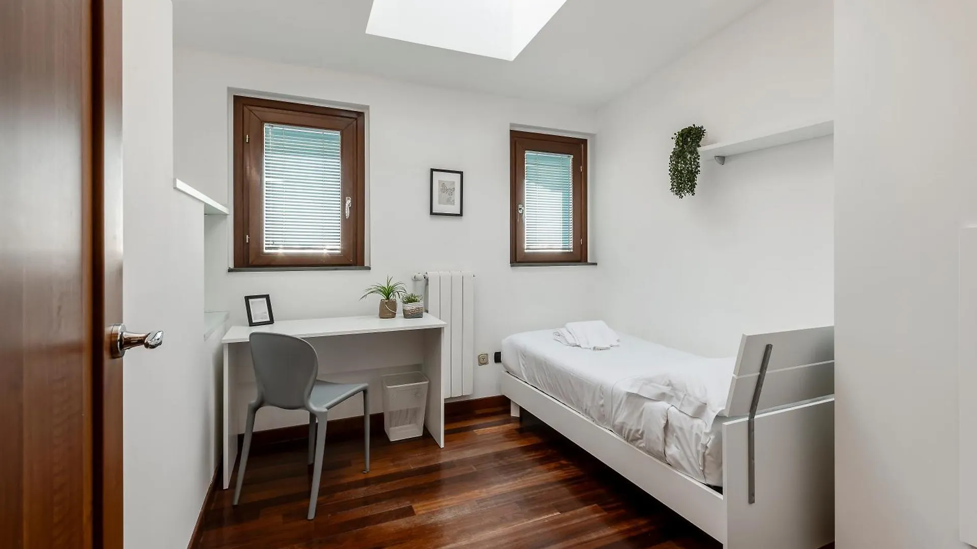 Stayeasy Sesia5 - 4 Bedrooms Penthouse, 2 Baths Milan